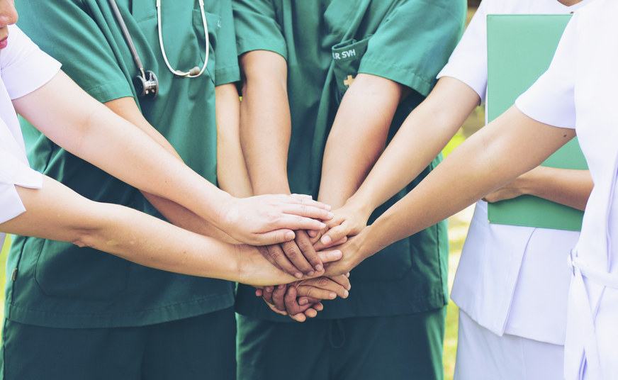 Governo Recruta Médicos Sul-Americanos para Suprir Deficiência
